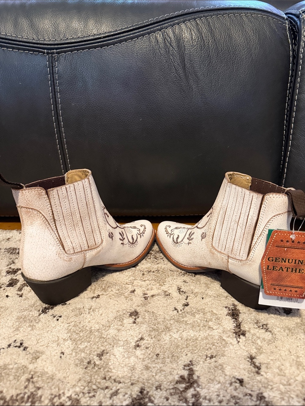 Smoky Mountain Boots. Embroidered Cream Western Booties with comfort stretch - Picture 3 of 6